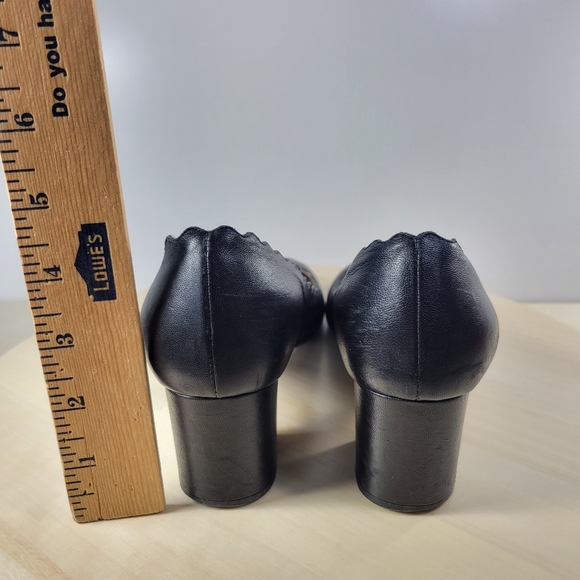 Chloé Lauren Scalloped Block Heel Pumps in Black Leather EU Size 38.5 US… - Picture 4 of 14